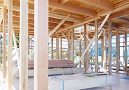 木造住宅の構造を支える木材の梁